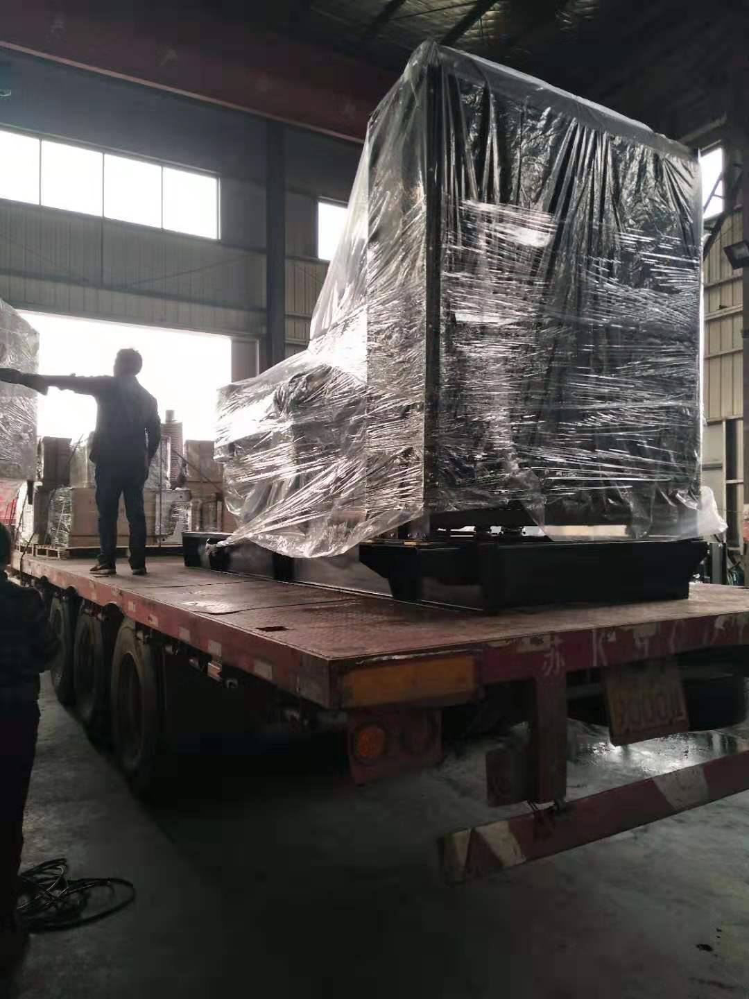武汉客户订购600KW通柴柴油发电机组，调试合格发货
