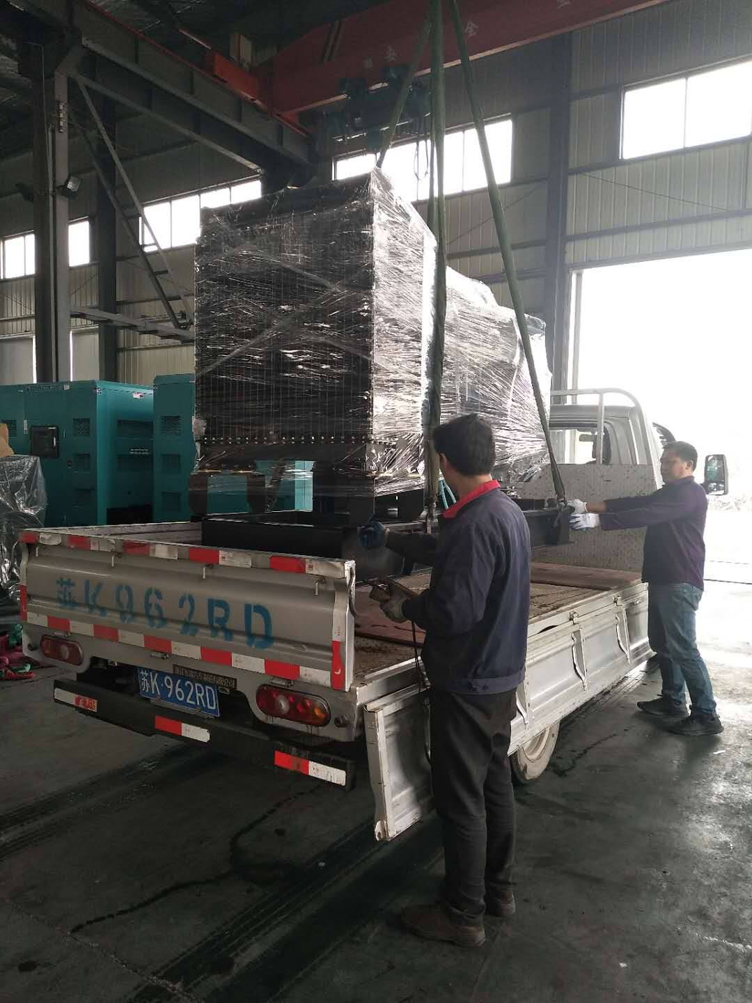 河南客户订购200KW股份柴油发电机组，调试合格发货